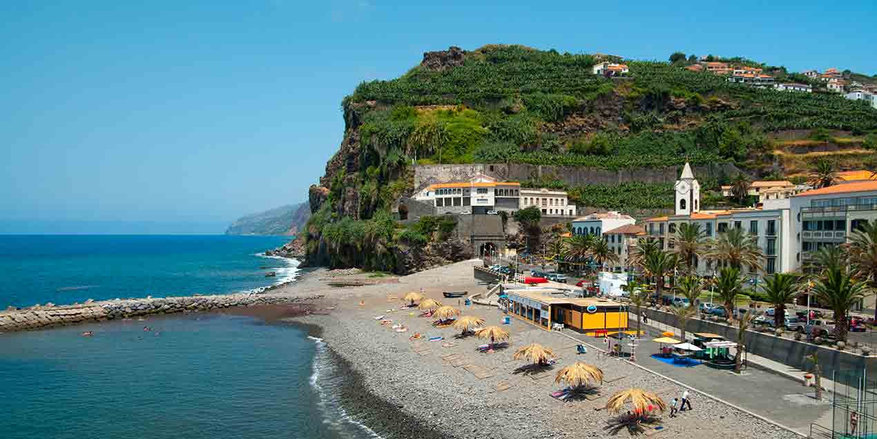 Het dorp Ponta do Sol, de zonnigste deel van Madeira.